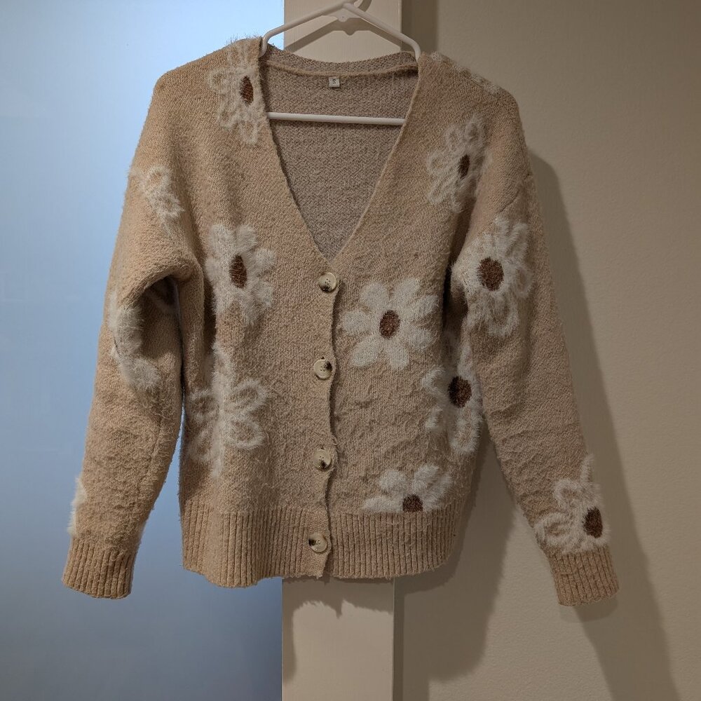 Button-up V-neck cardigan
